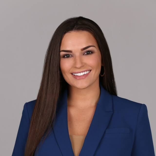 Whitney Sellers Headshot 1